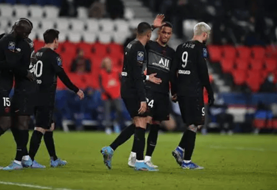 法甲焦点战：巴黎圣日耳曼VS欧塞尔——实力悬殊下的胜负密码与比分推演